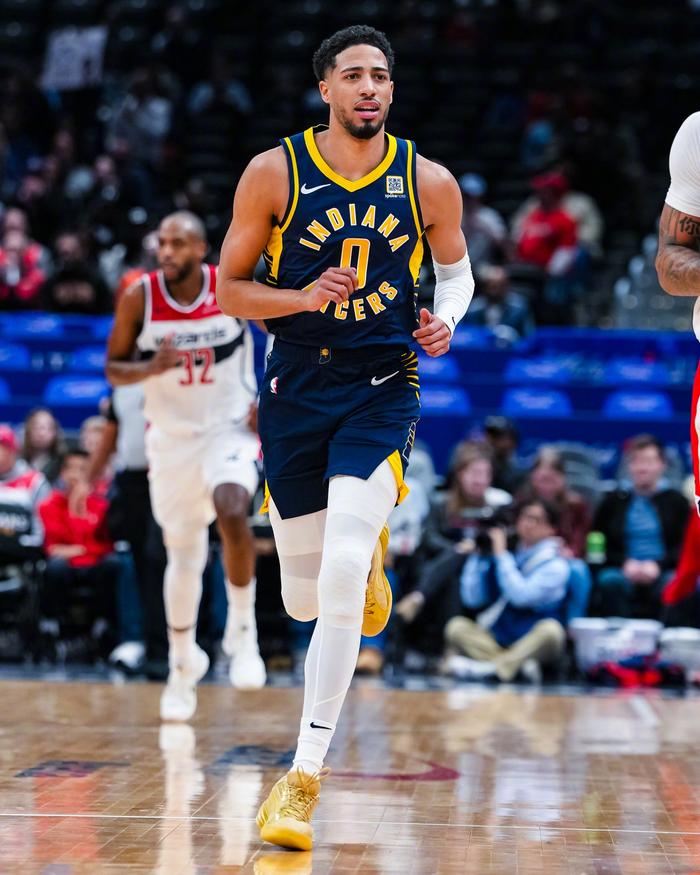 包含勒沃库森客场大胜，摆脱连败魔咒实现反弹的词条