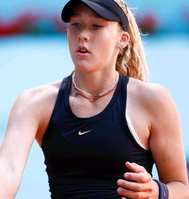 历史性比赛反转：女子团队逆袭称霸的简单介绍